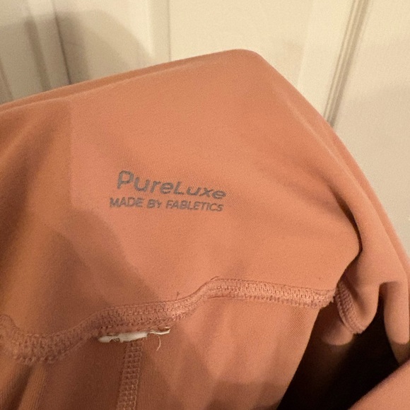 Fabletics pure luxe 7/8 crossover leggings - Picture 4 of 4